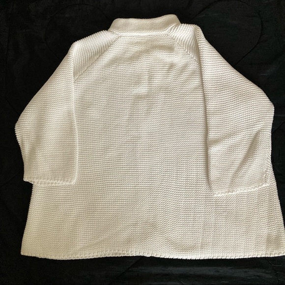 Talbots casual white knit sweater with front zipper and 3/4 length sleeves. - Picture 2 of 9